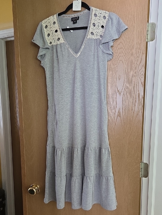 poolhouse Dresses & Skirts - Poolhouse NWT  Gray Maxi Dress with Cream Crochet Shoulders...size Sm